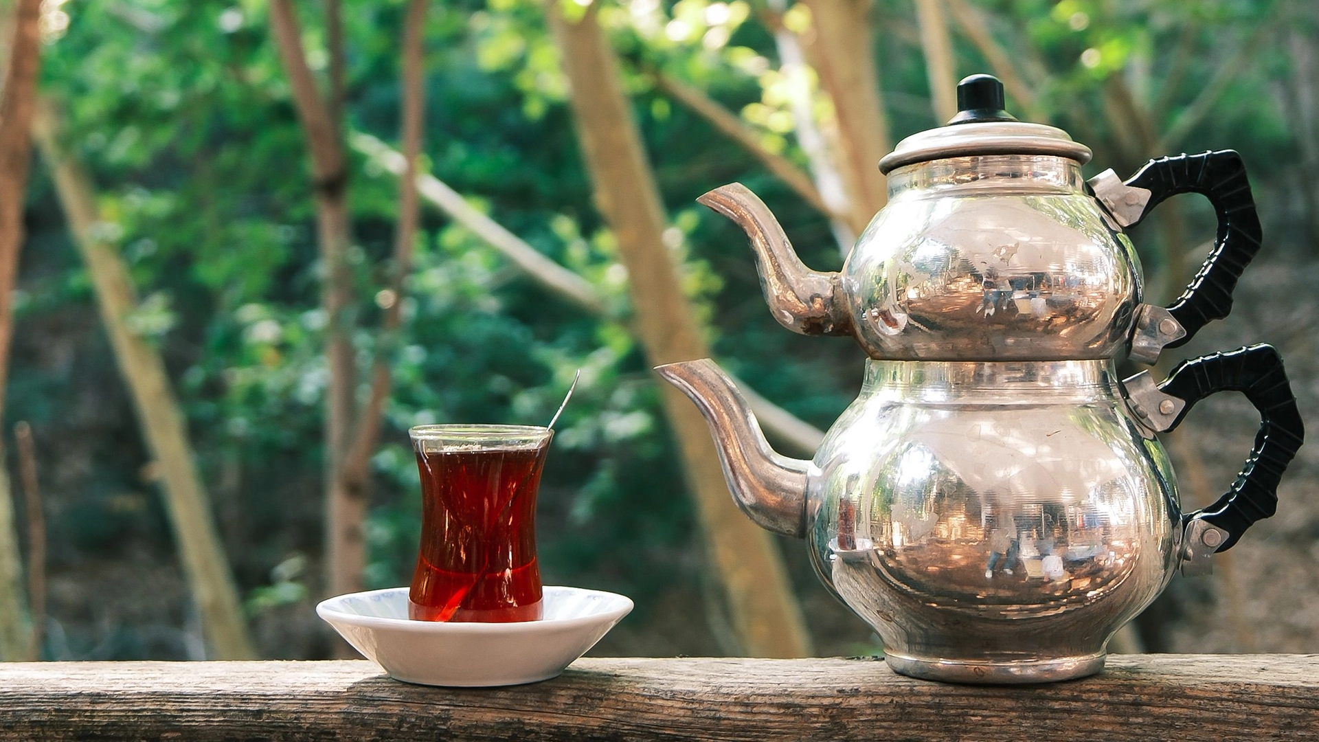 The Anatomy of the Ritual: Çaydanlık and Slow Steam