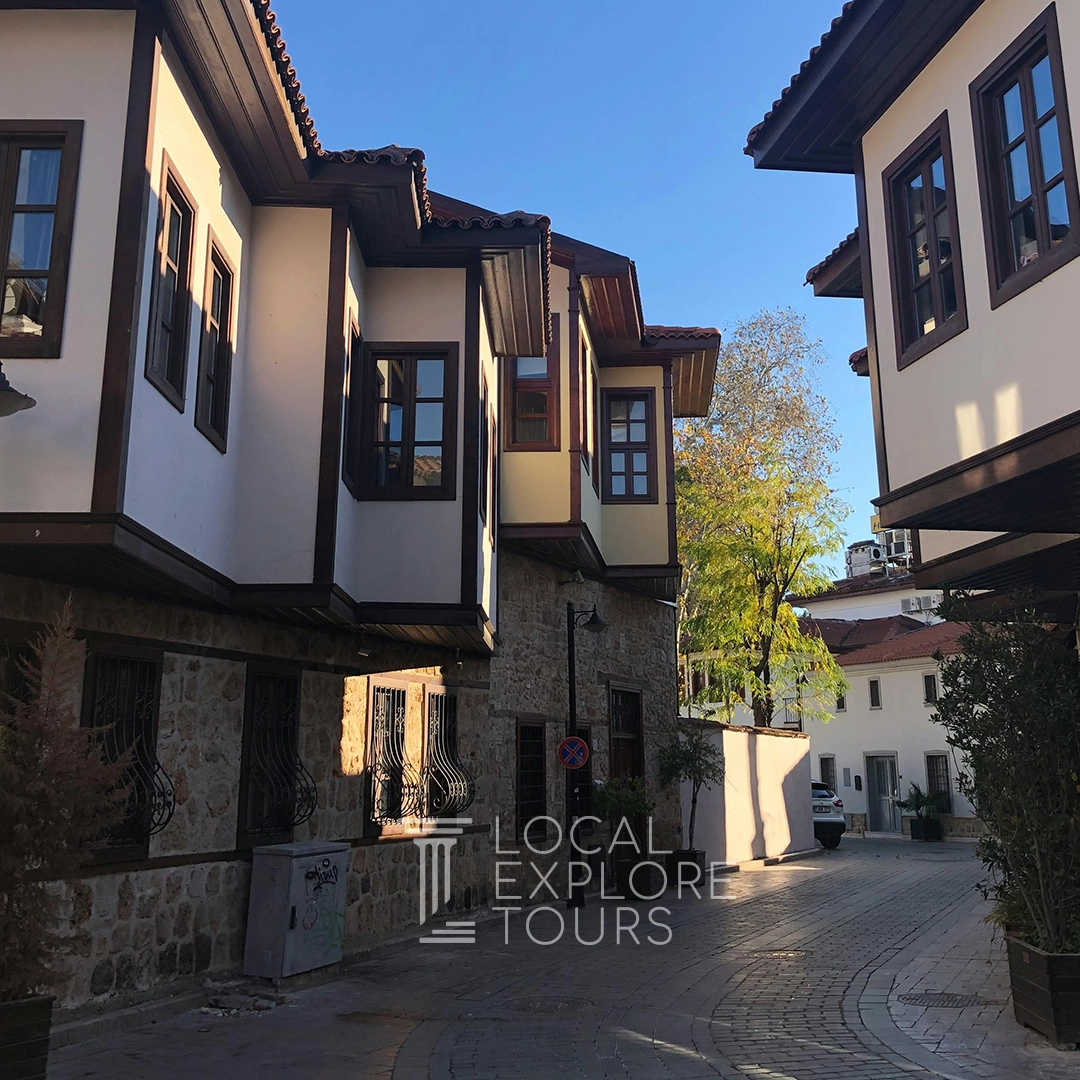 Antalya : Private Food & Walking Tour